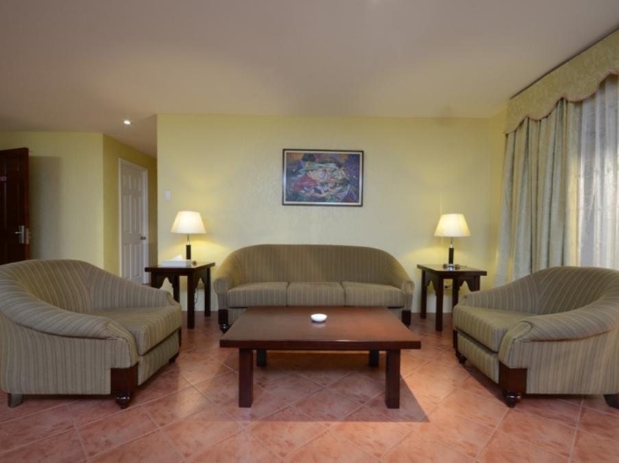 Fontana Hotel And Villas - Fontana Hot Spring Leisure Parks Mabalacat Exteriör bild