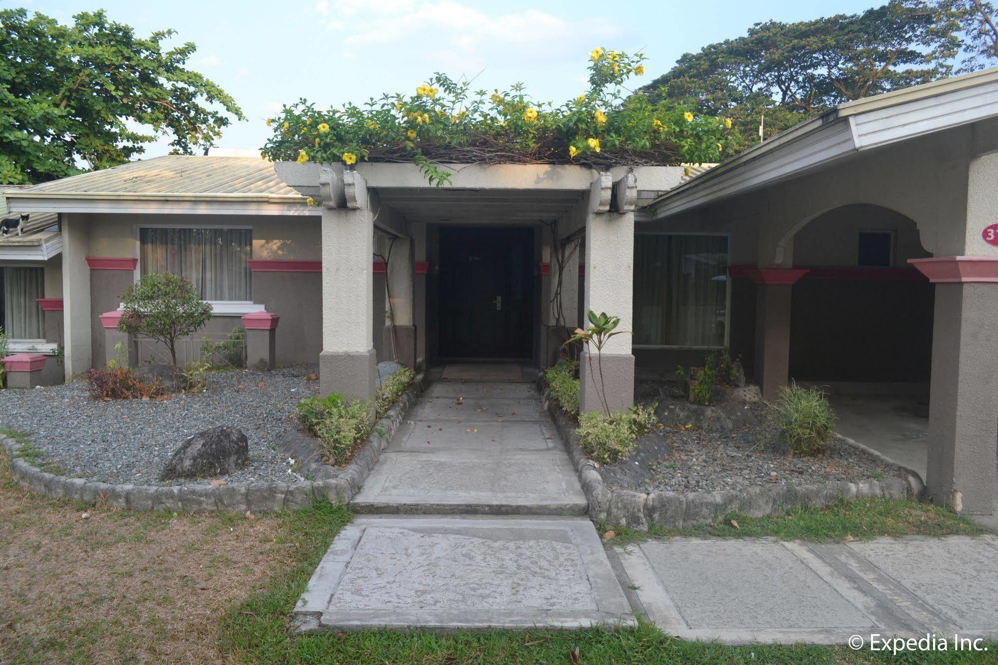 Fontana Hotel And Villas - Fontana Hot Spring Leisure Parks Mabalacat Exteriör bild
