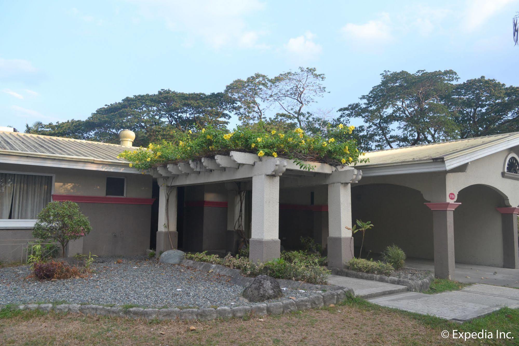 Fontana Hotel And Villas - Fontana Hot Spring Leisure Parks Mabalacat Exteriör bild