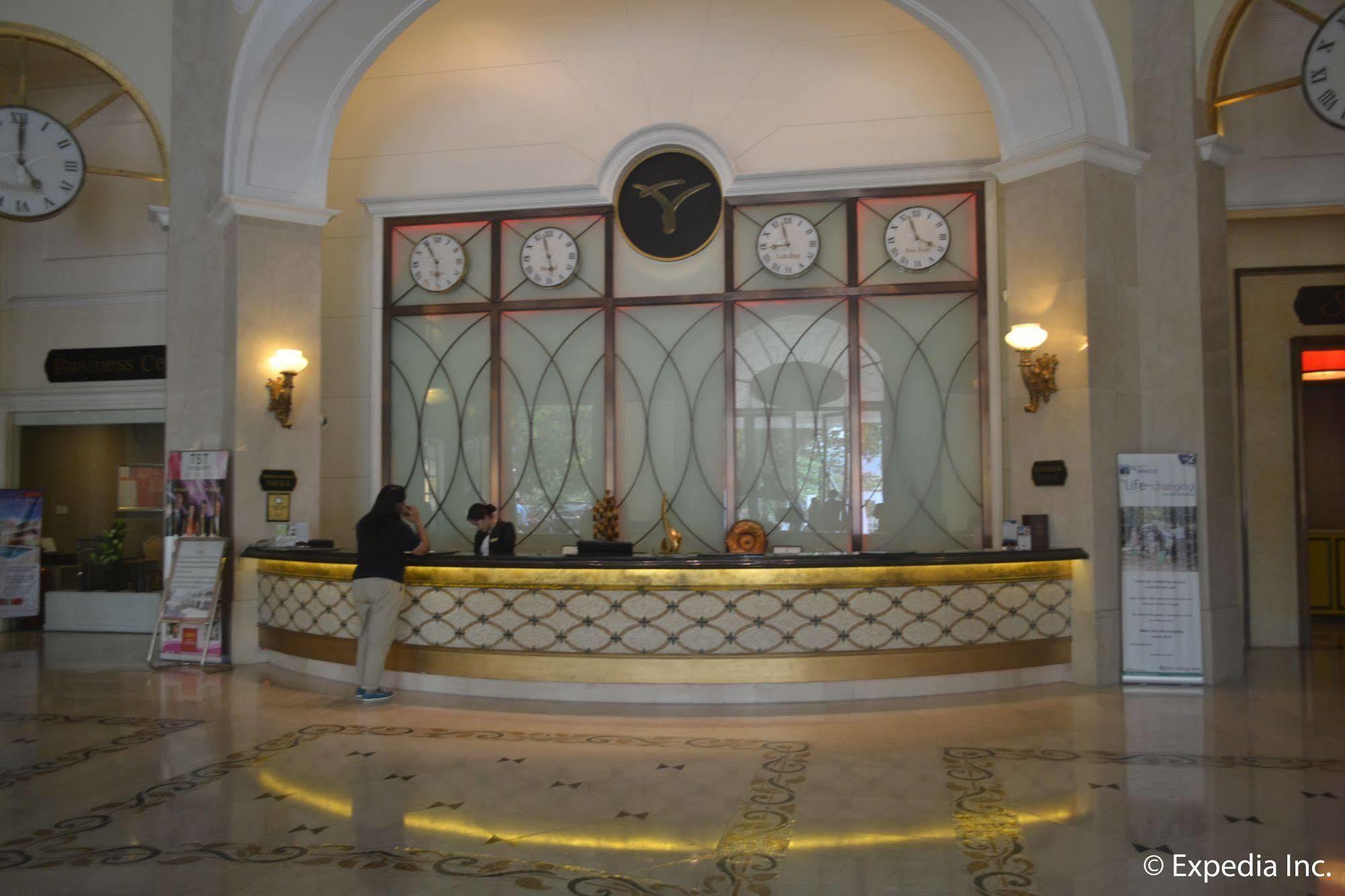 Fontana Hotel And Villas - Fontana Hot Spring Leisure Parks Mabalacat Exteriör bild