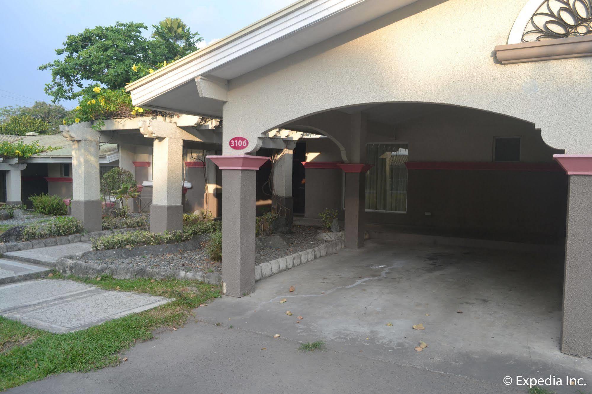 Fontana Hotel And Villas - Fontana Hot Spring Leisure Parks Mabalacat Exteriör bild
