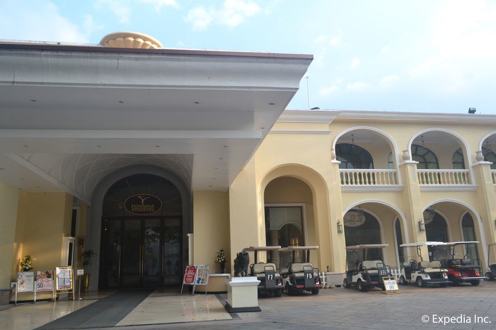 Fontana Hotel And Villas - Fontana Hot Spring Leisure Parks Mabalacat Exteriör bild